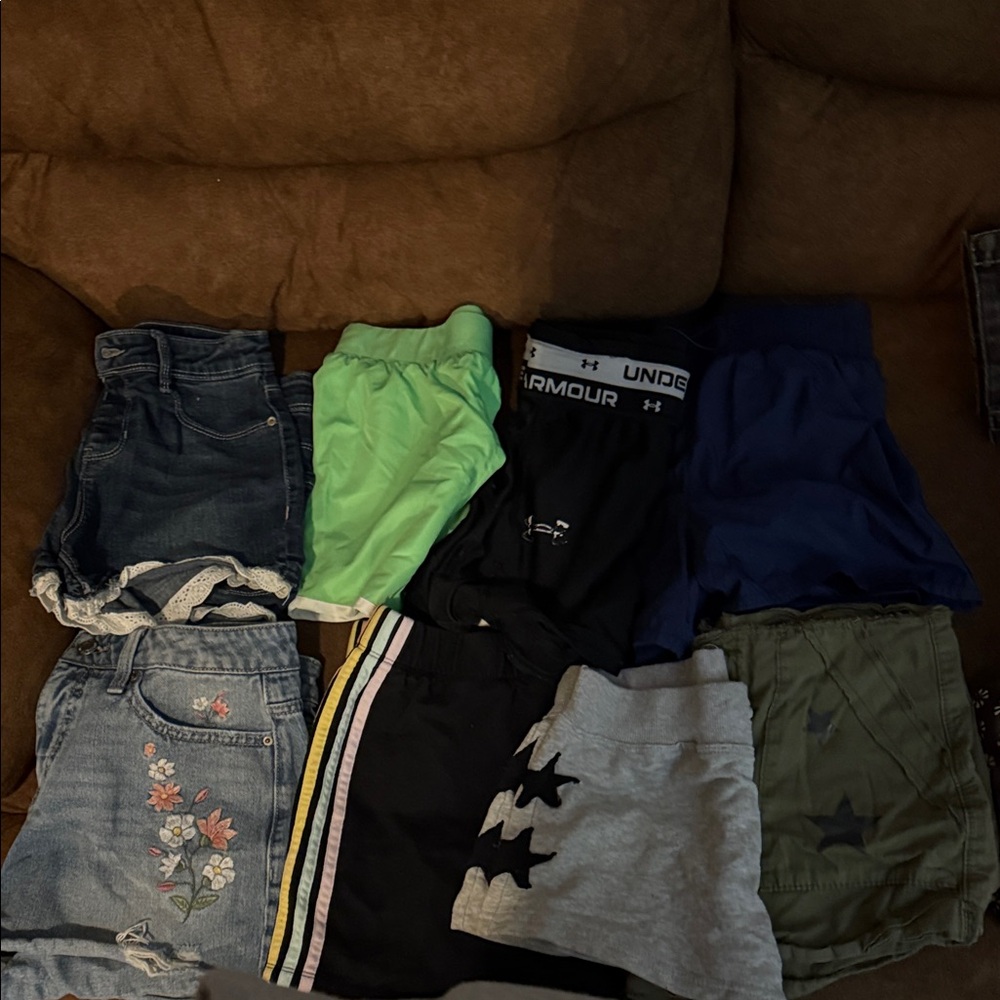 Bundle of juniors size small shorts (8 pair)